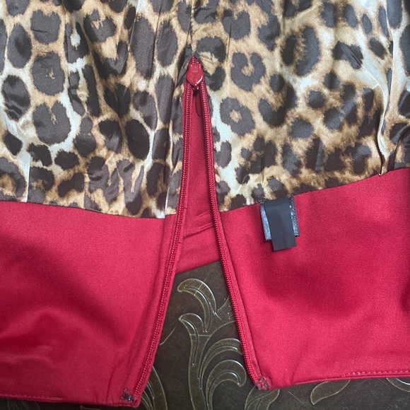Express Studio Red Pencil w Leopard Lining Skirt Sz 8 - Picture 8 of 8